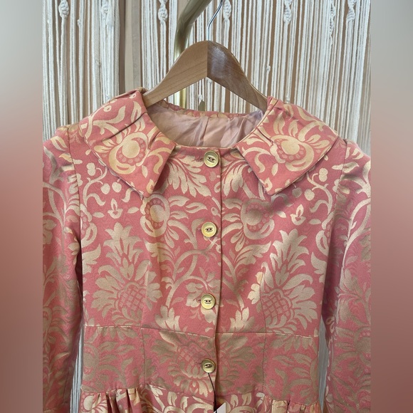 Vintage pink and gold floral jacquard brocade coat with Peter Pan collar - Picture 3 of 9